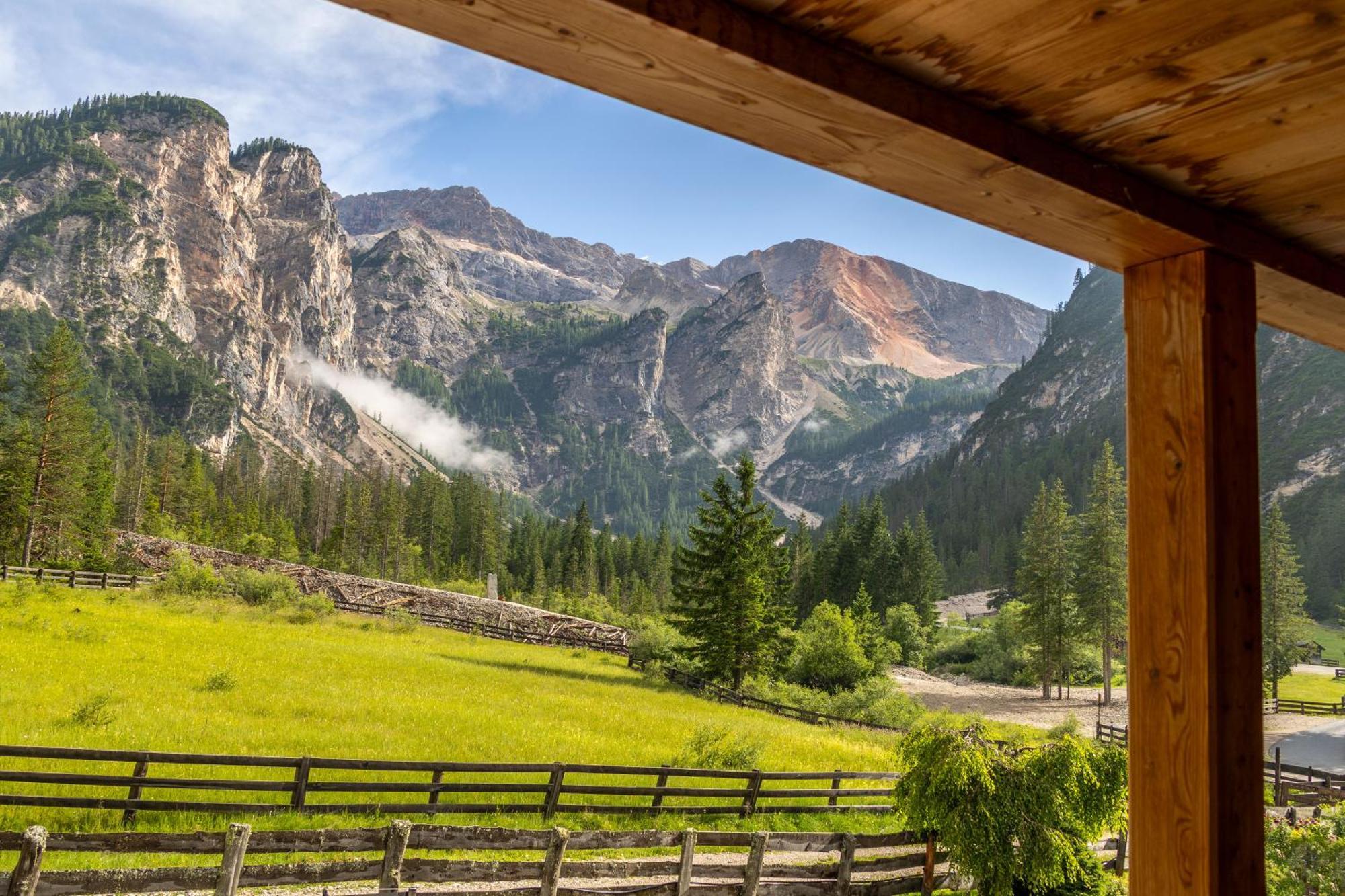 Alpin Natur Hotel Brueckele Брайес  Экстерьер фото